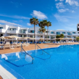 Hotel THB Lanzarote Beach – 4 Noches con Vuelos Incluidos por 213€ (Del 6 al 10 de mayo – p.p.m. 2)